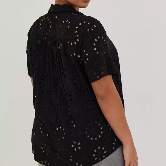 Torrid Deep Black Eyelet Button-Up Shirt in Size 1 (14/16) - Picture 10 of 10